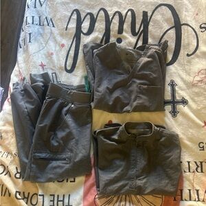 Figs Charcoal Grey women’s scrub set